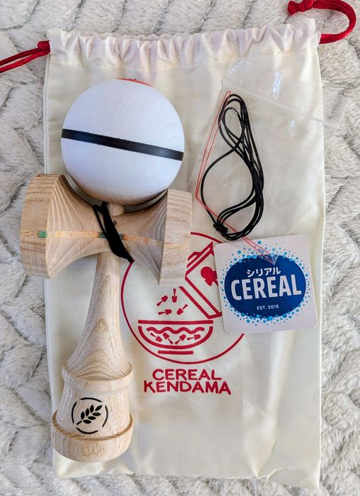 Kendama Cereal Higgs Full Moon Fermion Clear Crushable Bevel (500) / Askend, Hybrid Ken & Bevel Max Tama Antiskid (300)
