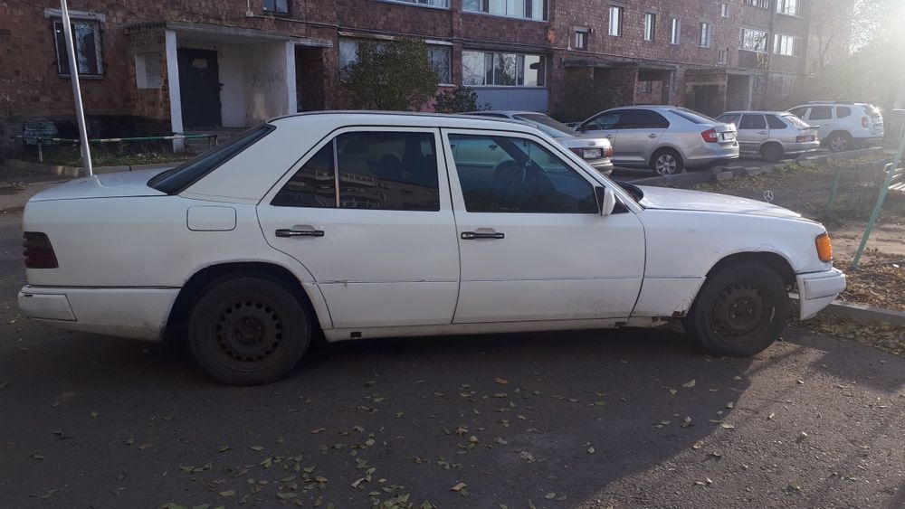 Мерседес Е200 в кузове w124