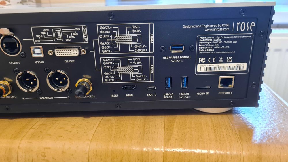 HiFi Rose RS 150B media center, network streamer și DAC