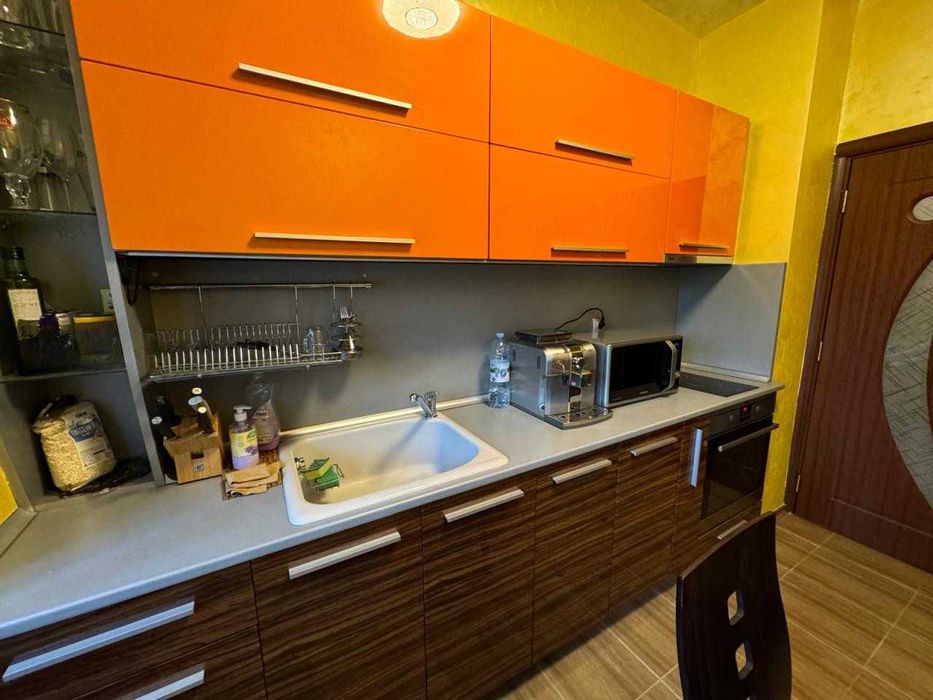 Тристаен апартамент Център