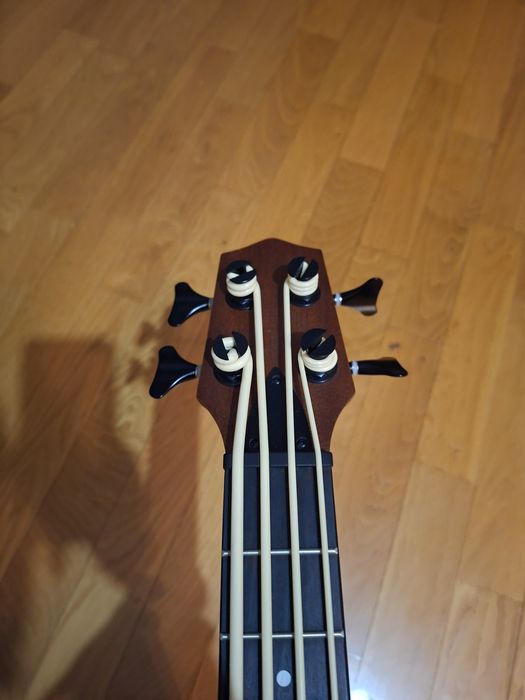 Укулеле-бас срочна!!