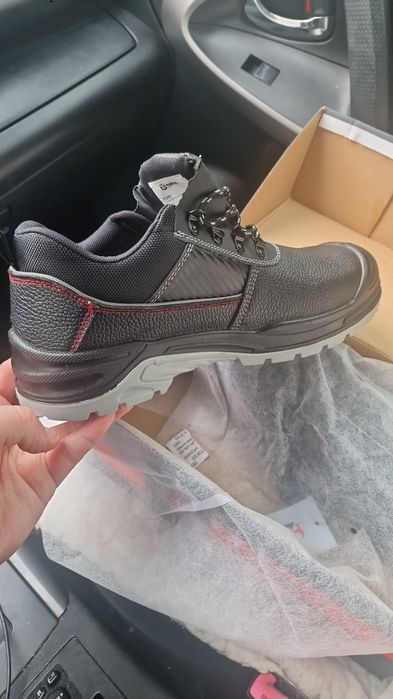 Полуботинки.. Новые.