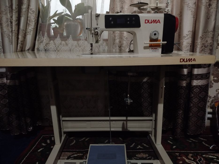 Швейная машинка почти новая