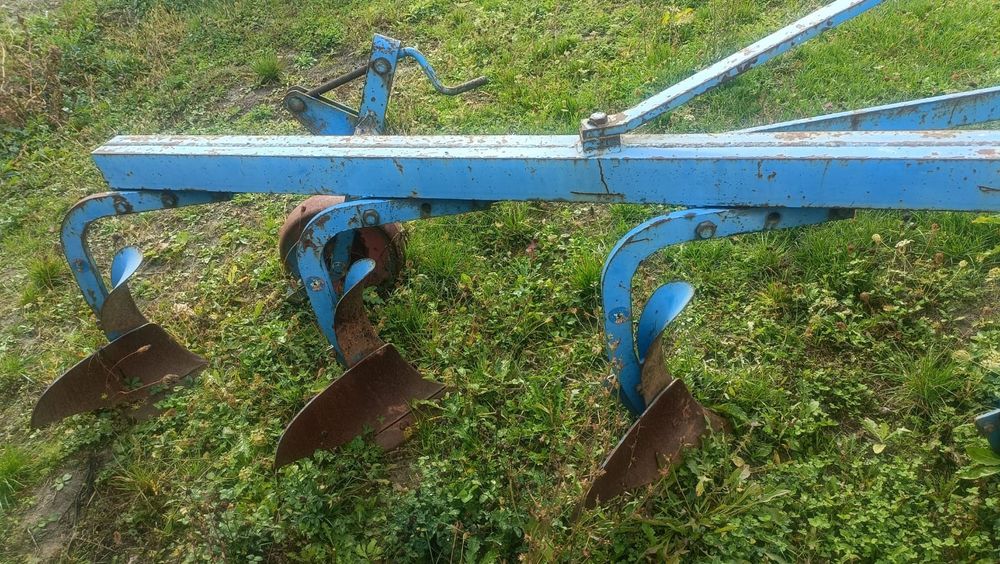 Vând plug 4 brazde import germania RABEWERK