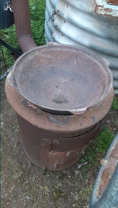 Продам чугунный казан и ошақ 20 л.