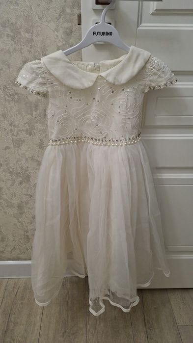 Продам платье на 4-5 лет