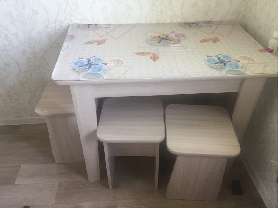 Продам стол со стульями
