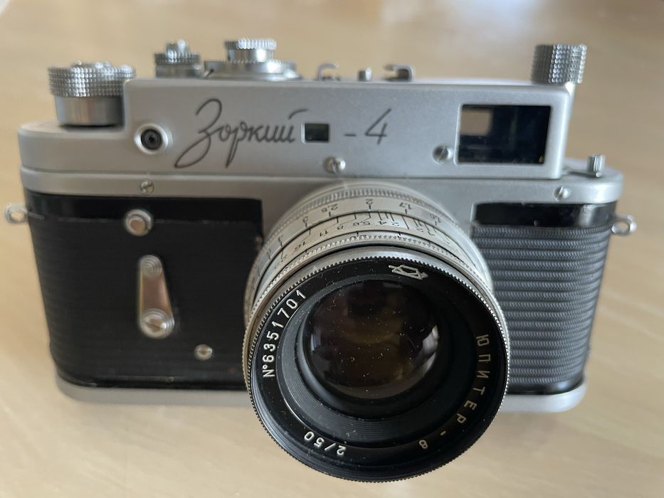 Продавам фотоапарат Зоркий-4