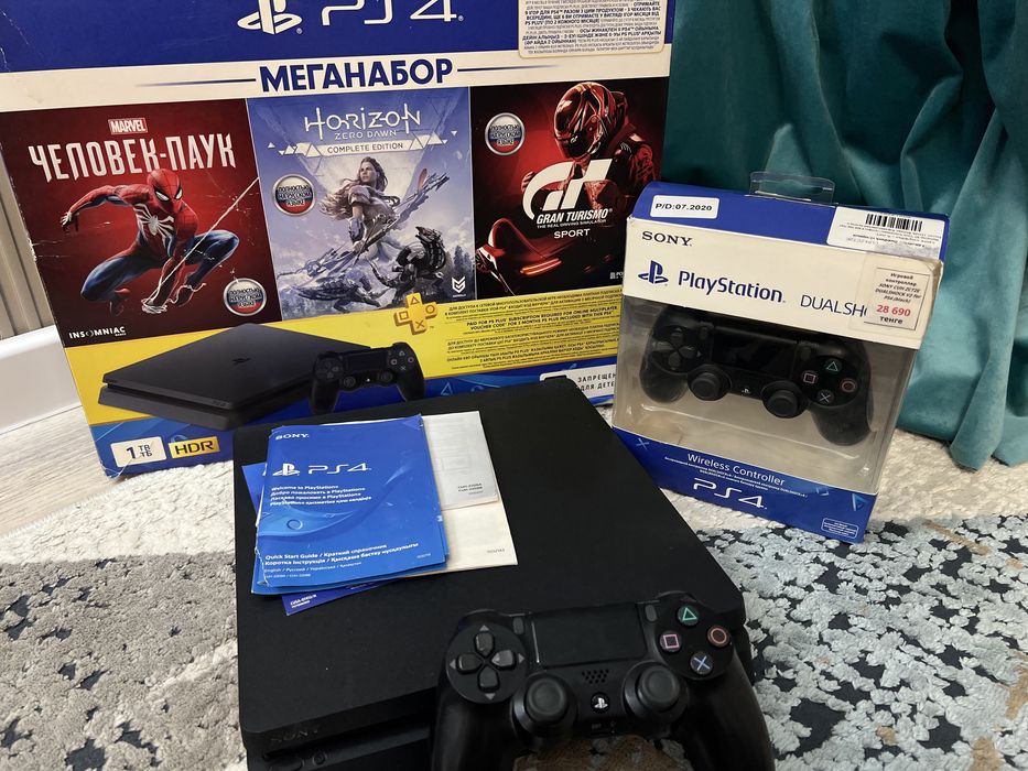 Sony Playstation 4 slim 1 TB с FC 25, MK 11, UFC 4 и другими играми