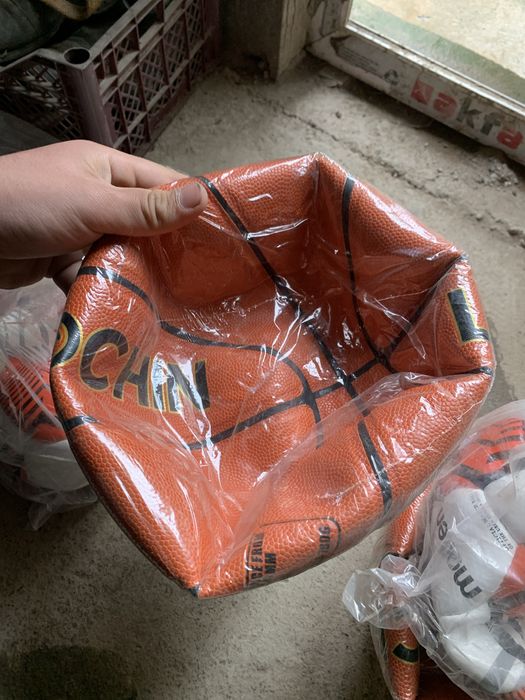 Futbol va baskedbol koptoklari yangi