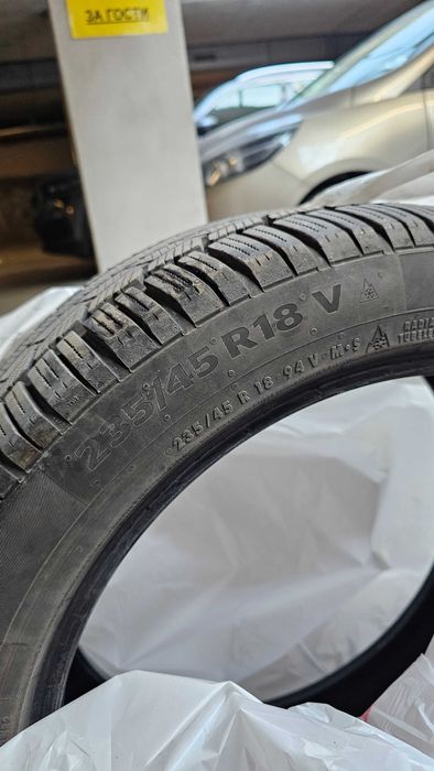 Зимни гуми Continental 235/45/18