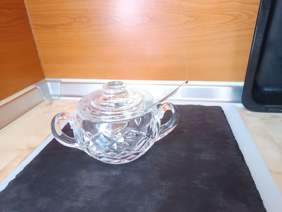 Кристална купа за плодове и кристална захарница