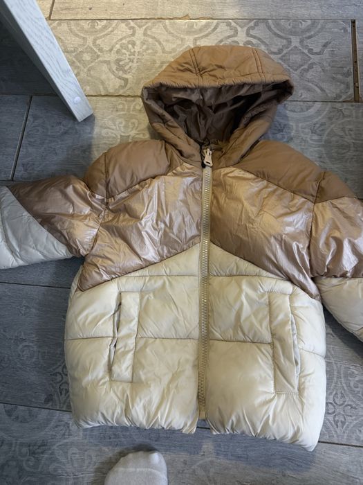 Продам куртку детскую Зара