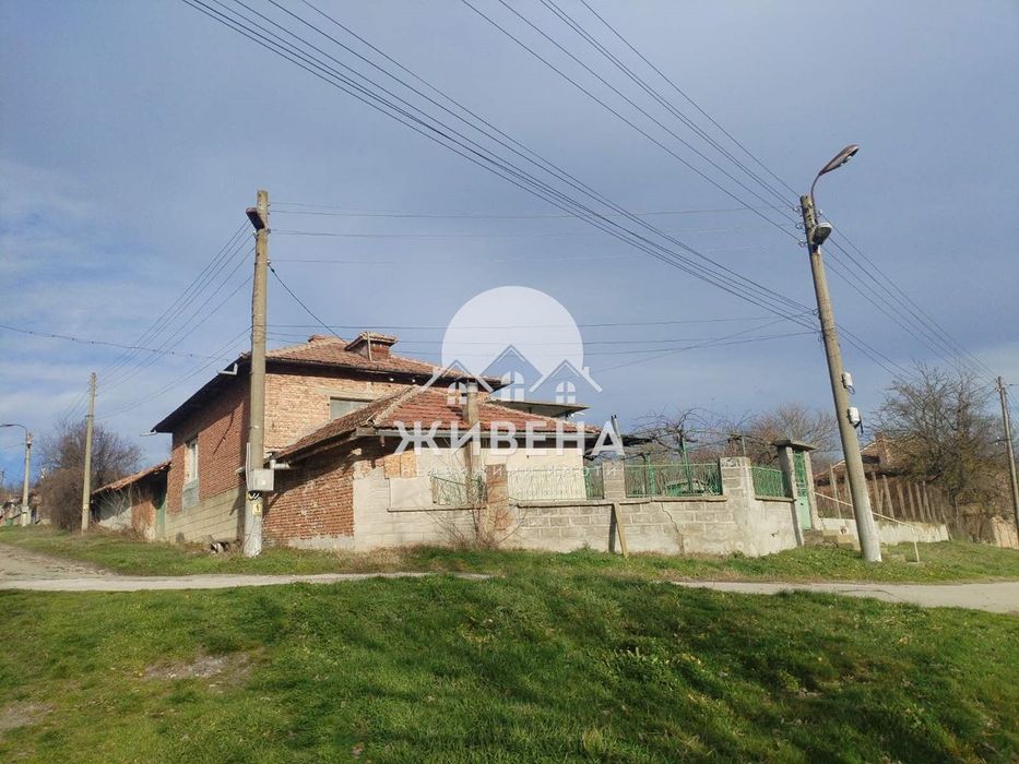 Продава къща в с.Боряна, обл. Варна