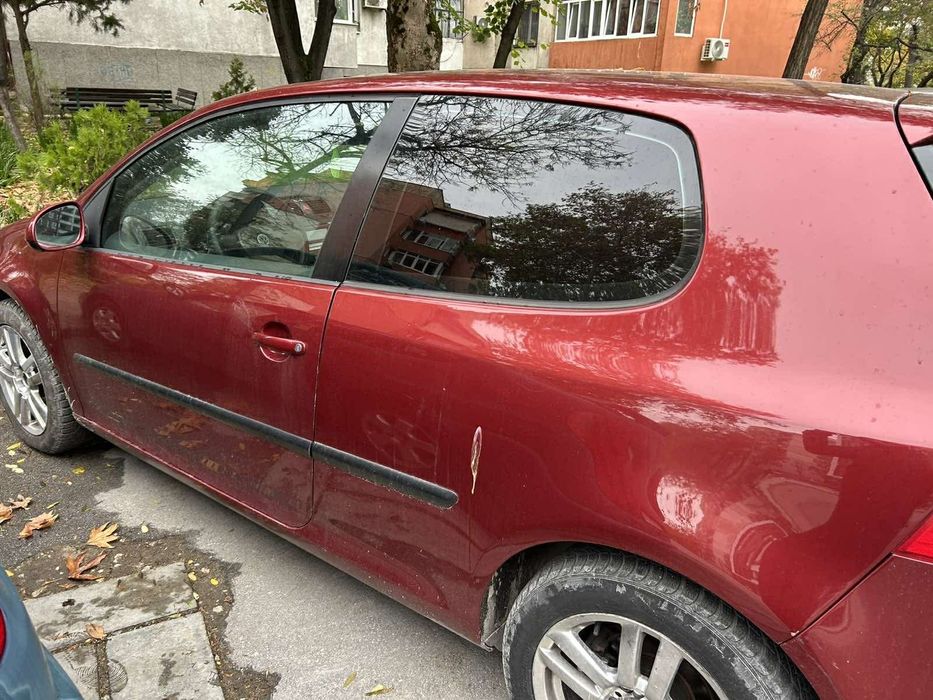 Продавам VW Golf 5