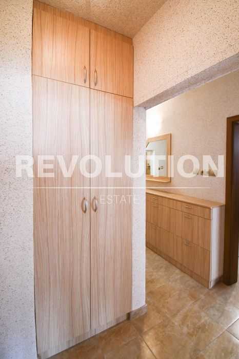 Дава се под наем Тристаен апартамент в София, Лозенец - 100 кв.м за 990 € - Снимка #10