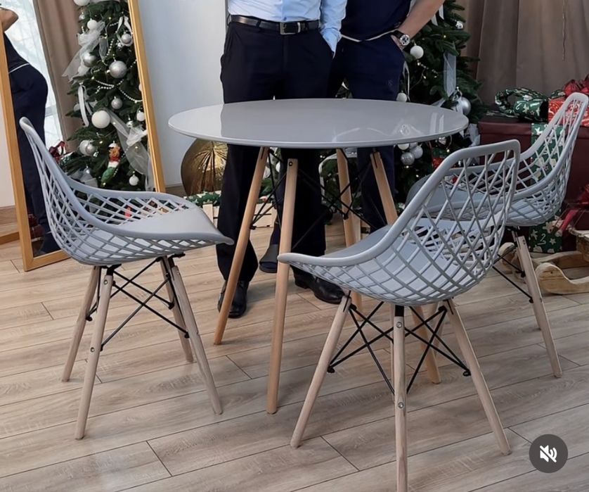 Столы и стулья в комплекте