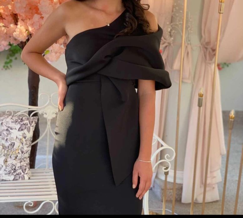 Rochie neagra de ocazie