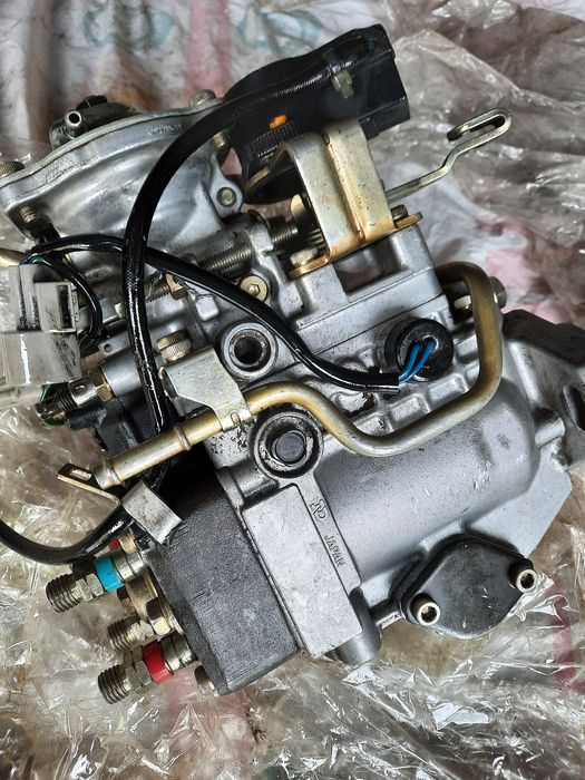 Топливный насос на дизель ТНВД фирмы Denso на Toyotu (Land Cruiser, Pr