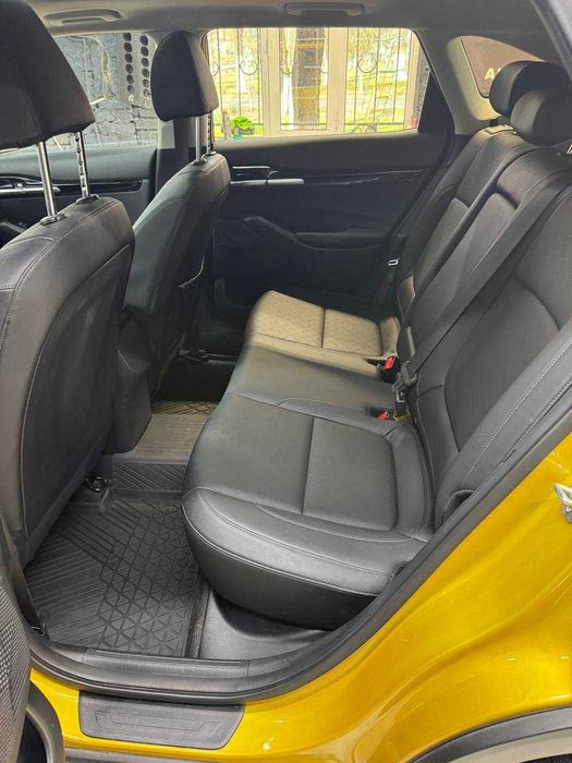 KIA Seltos, золотой, 2022, 39 тыс км пробег