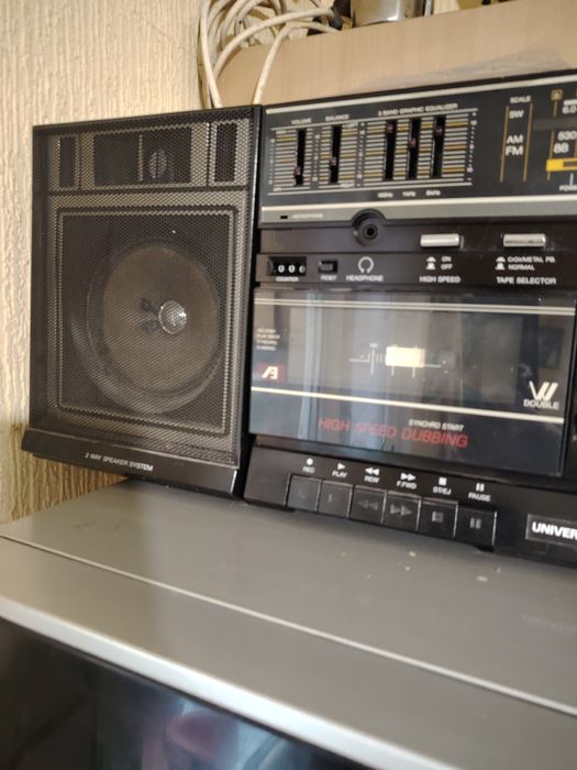Ретро радиокасетофон