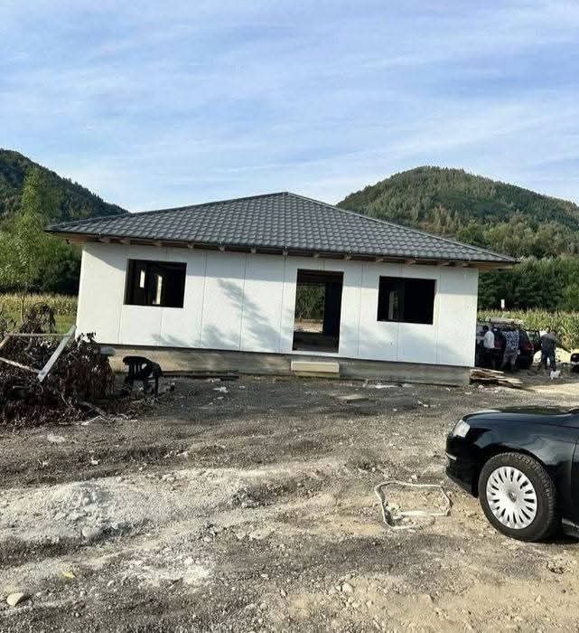 Vand garduri și porți