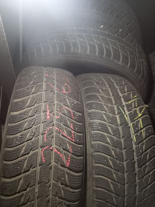 235 65 16 c 75 de lei buc. Plus 225 65 17  ,50 de lei bucata
