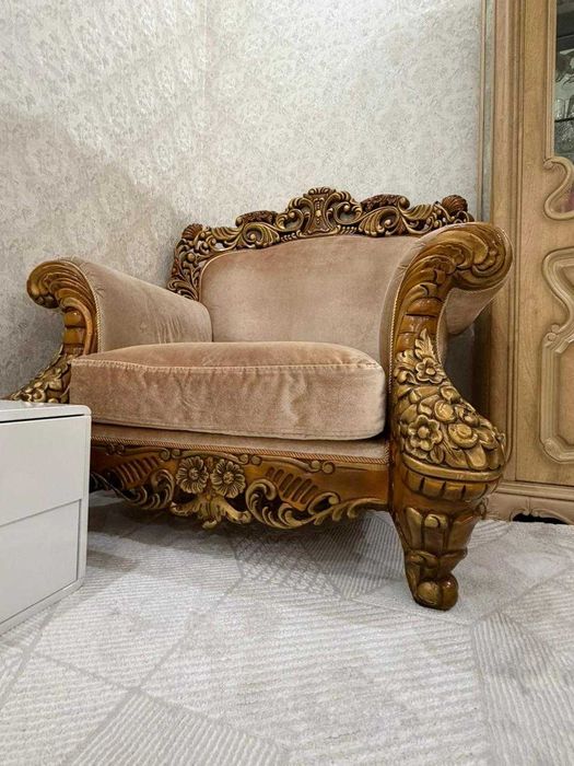 Продам комплект мягкой мебели