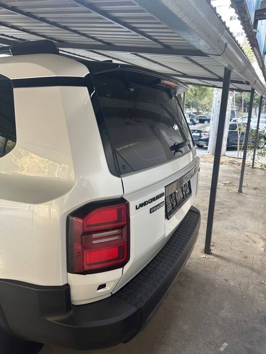 Продам новую Land Cruiser Prado 250. Своя.