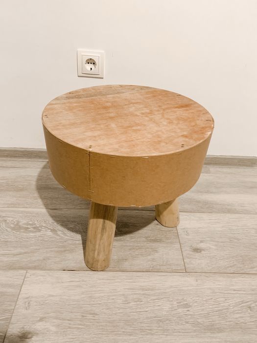 Taburet rotund cu 3 picioare proiect de upcycling