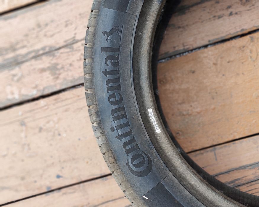 Продам 235/50 R19  комплект Continental