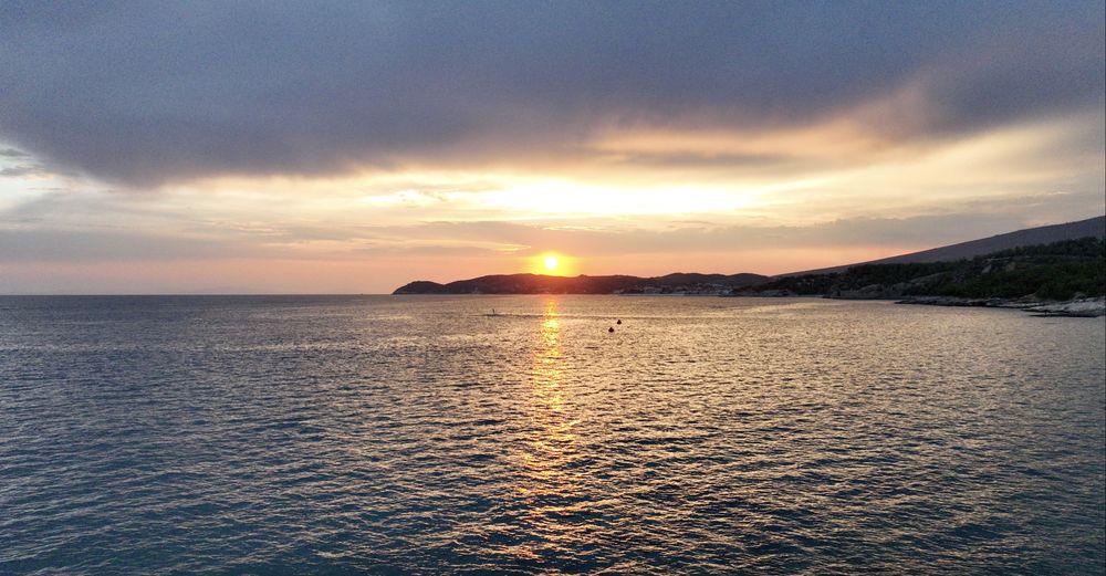 Servicii Profesionale de Filmare și Fotografiere cu Dronă DJI Mavic 3