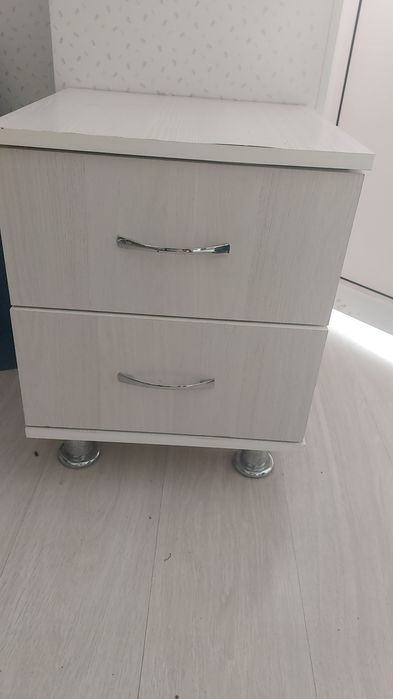 Столик, стеллаж, тумбочки