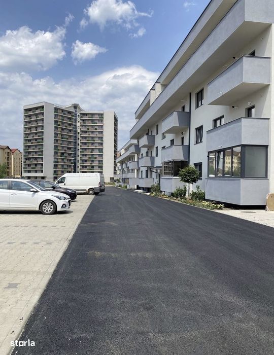 Apartament cu balcon și bucătărie separată, gata de utilizare — fotografia 1