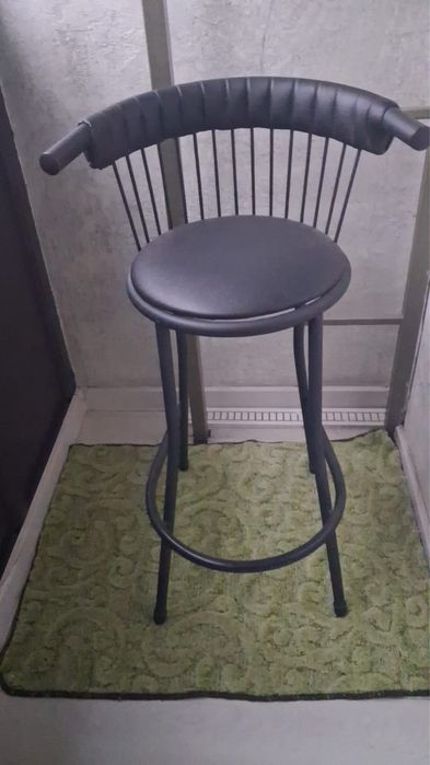 Барный стул черный