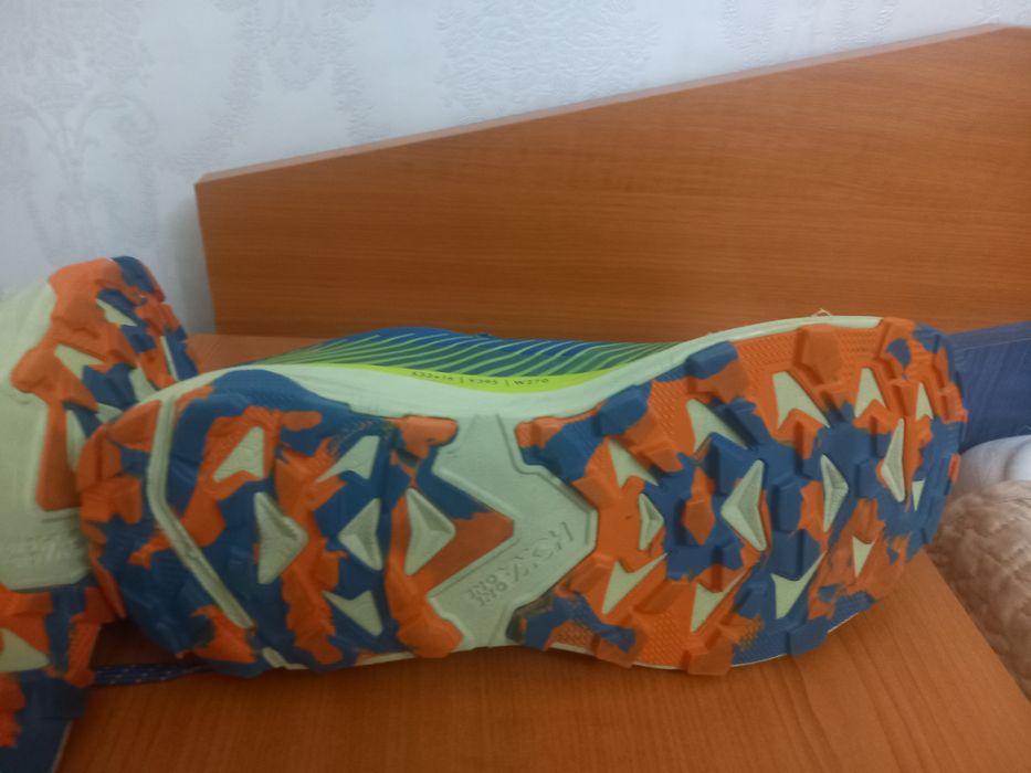 Hoka Torrent 2 marimea 45 1/3, în stare foarte bună.