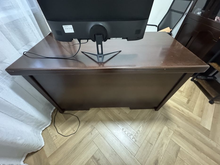 Стол компьютерный и шкаф