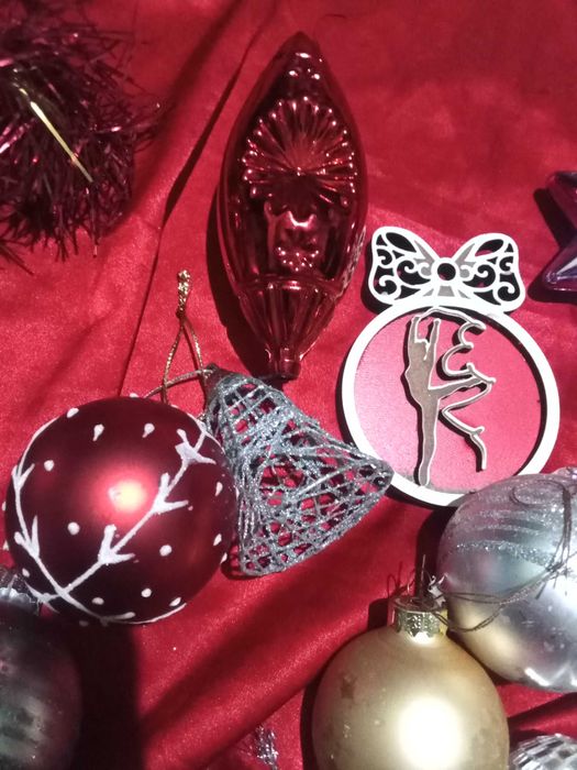 Стар и по нови  играчки за елха