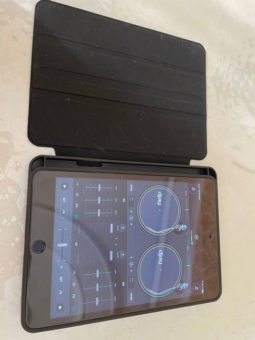 Ipad mini 4 сатылады,келисимли