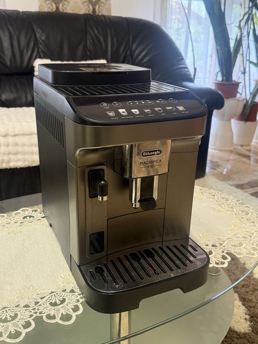 Espressor automat De'Longhi Magnifica Evo – Stare excelentă / Ca nou