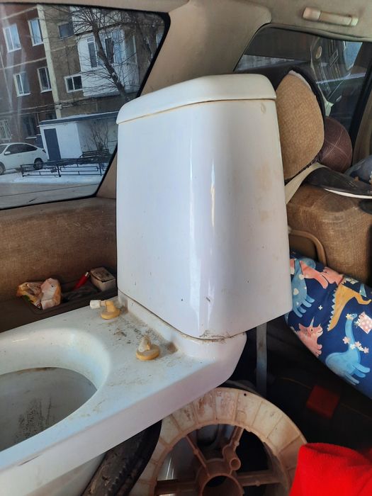 Унитаз продам б/у рабочий.