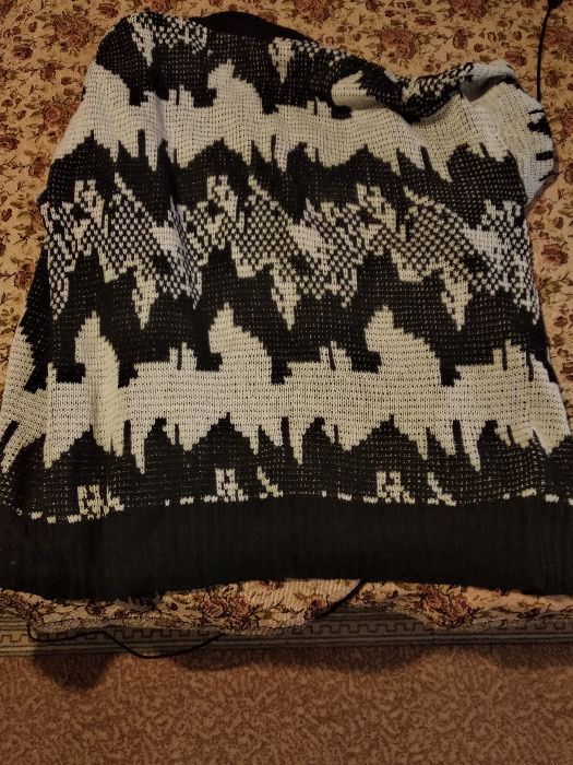 Дебели блузи и жилетки