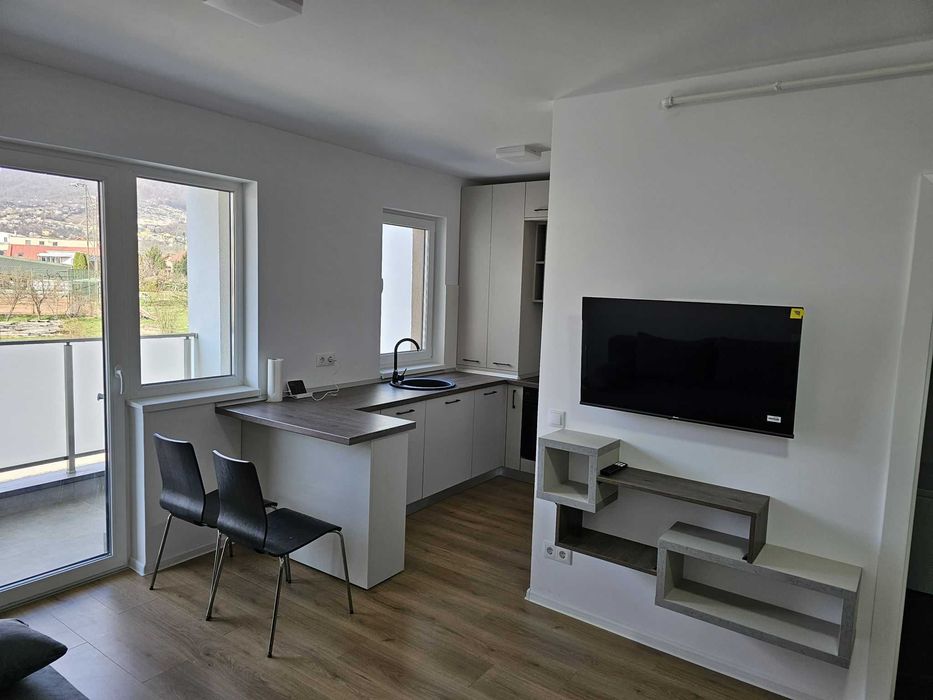 Apartament 2 camere, bloc nou, zona Lamaitei, cu loc de parcare, de inchiriat