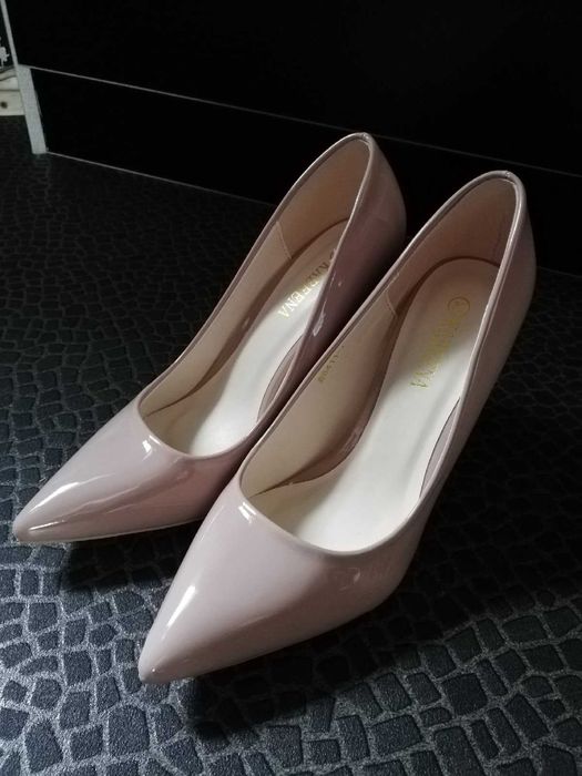 Туфли телесного цвета
