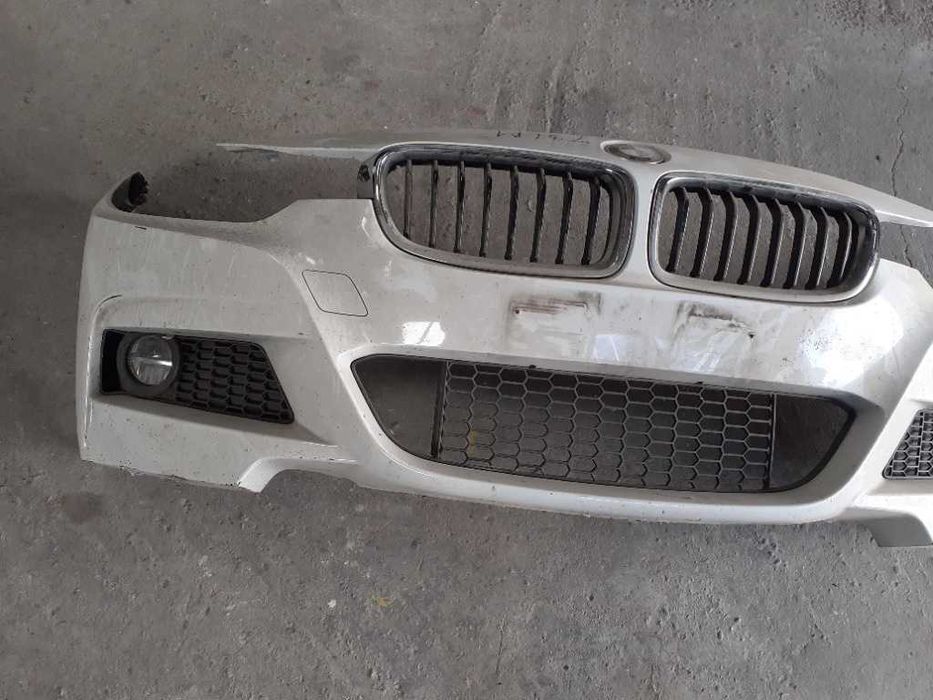 Bara fata completa  BMW M F30 F31 cu proiectoare LED