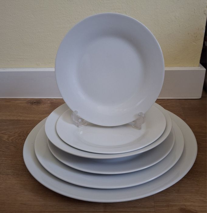 Плата,елипси,чинии, тежък, устойчив порцелан. 
1. Плата 30/ 20см.- 9бр