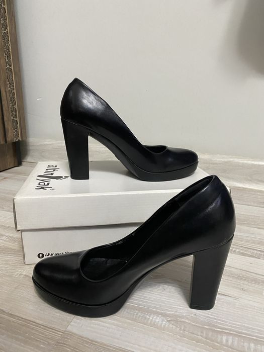 Женский черные туфли