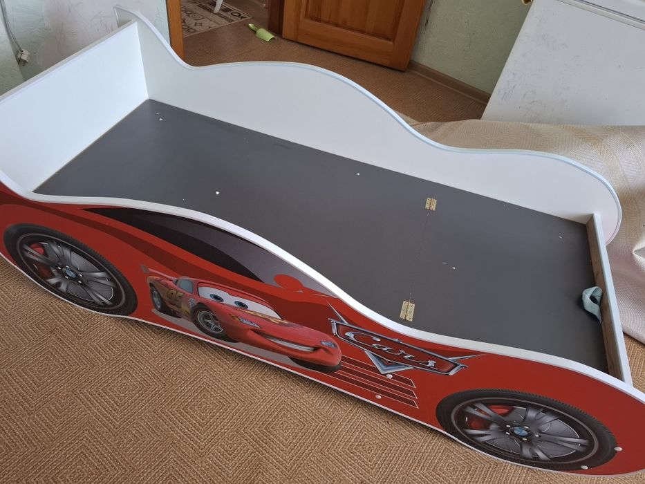 Продам детскую кровать Маквин