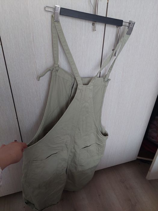 Salopeta scurta dama verde kaki cu bretele ajustabile marimea L