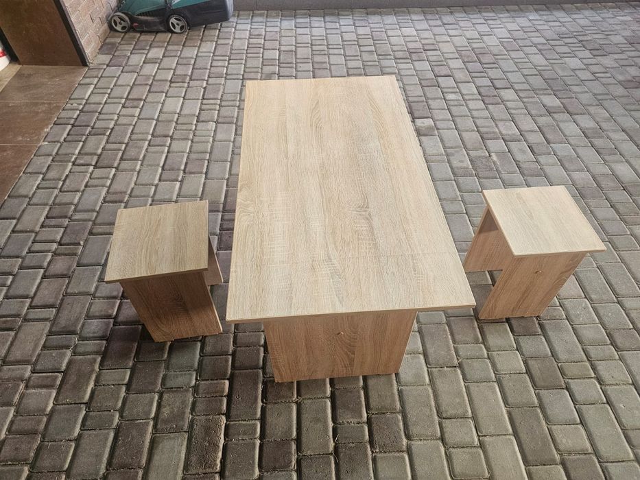 Стол со стульями